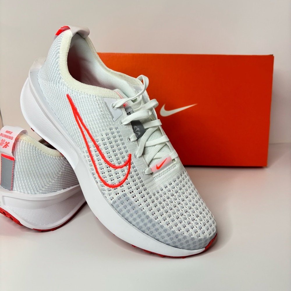 Nike‎ Interact Run Womens 9.5 White Bright Crimson Running Shoes FD2292-110 NEW